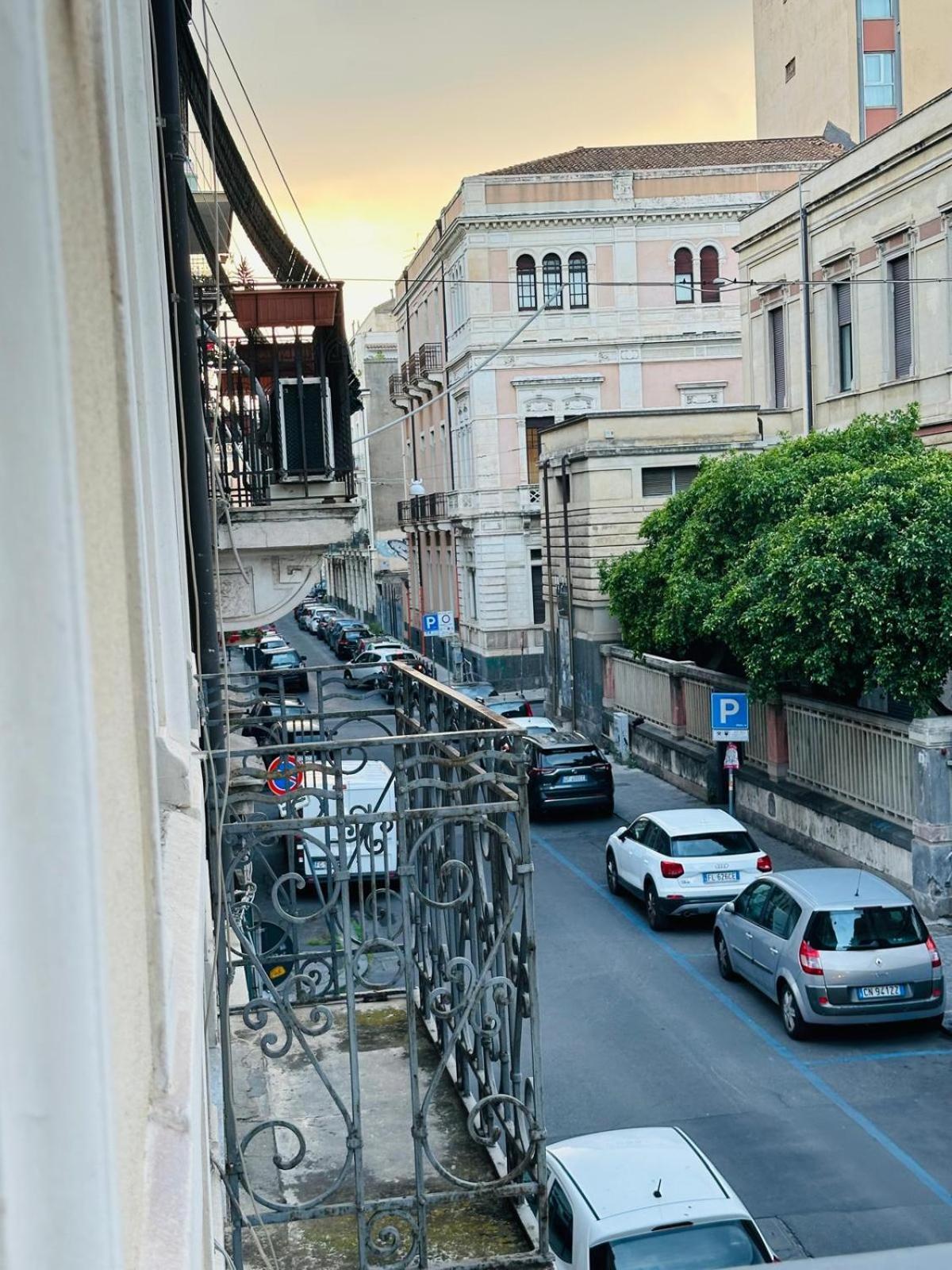 Апартаменты Art Palace & Story Catania Center Экстерьер фото
